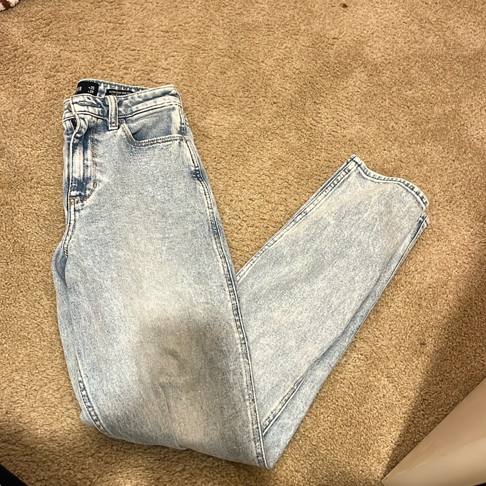 Hollister light wash blue jeans